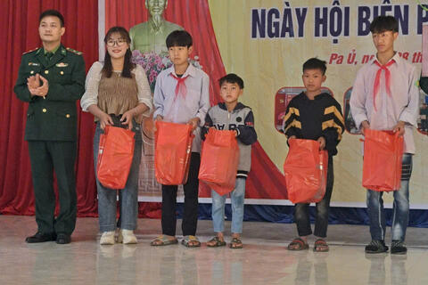 NGÀY HỘI BÊN PHÒNG TOÀN DÂN