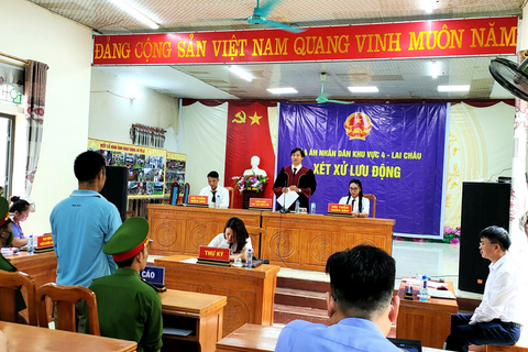 Phiên toà xét xử lưu động vụ án hình sự tại xã Pa Ủ