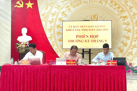 PHIÊN HỌP THƯỜNG KỲ THÁNG 9 UBND XÃ PA Ủ